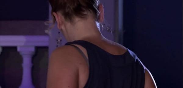 His mom teaching teen gf some lesbian tricks